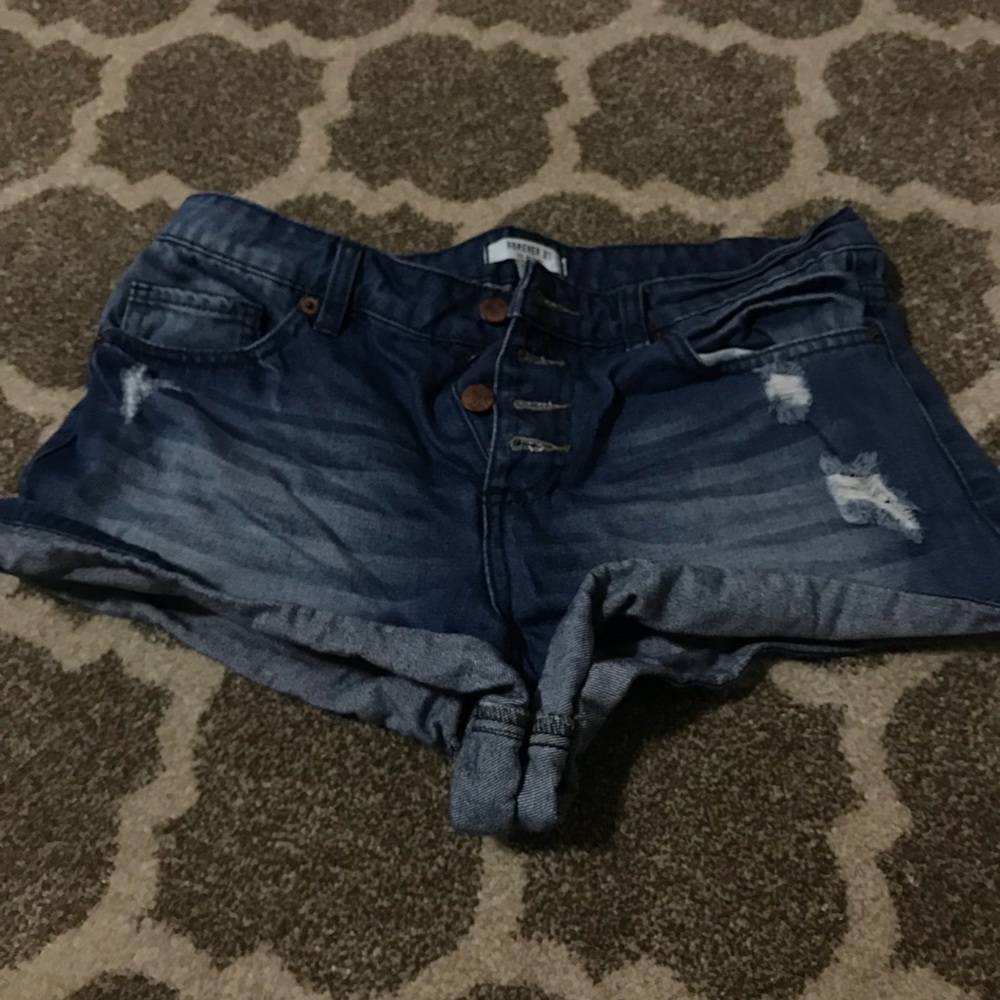 FOREVER 21 JEAN SHORTS SIZE 28